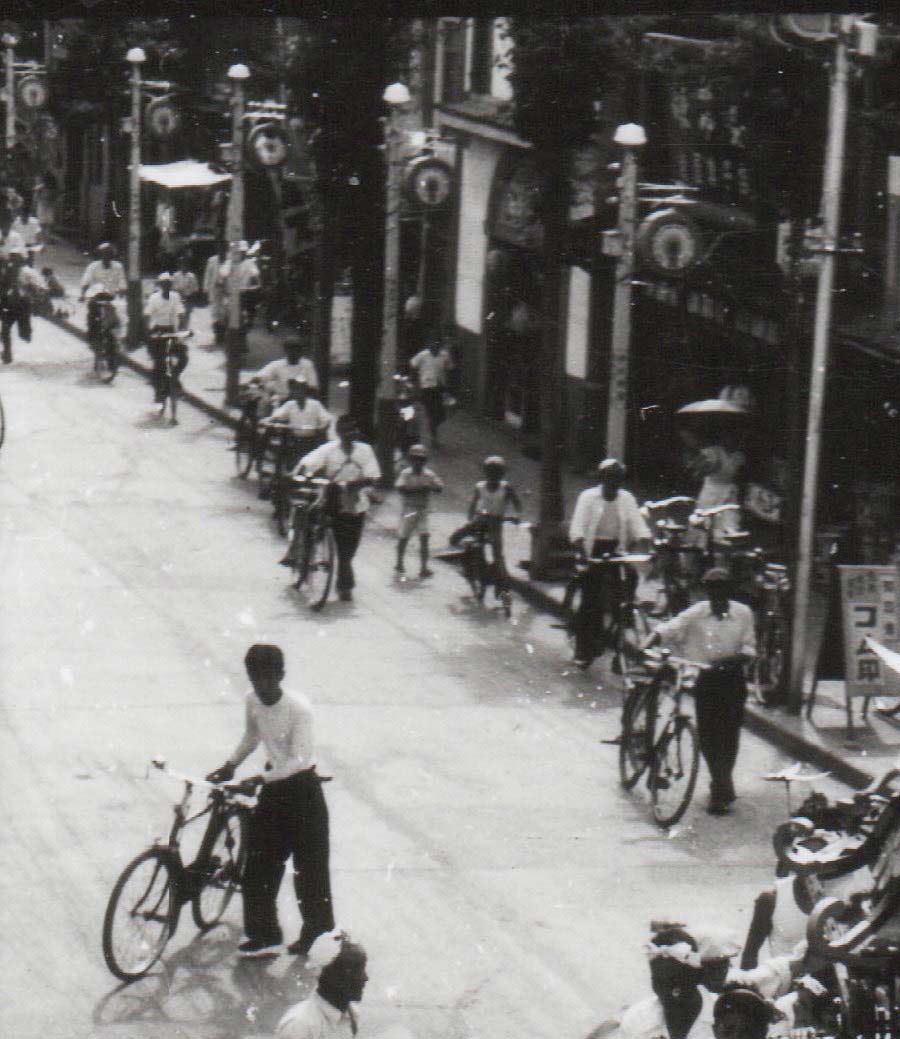 小さな光り 白黒写真 モノクロの時代 昔の写真